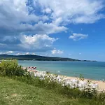 Sea View Apartment *