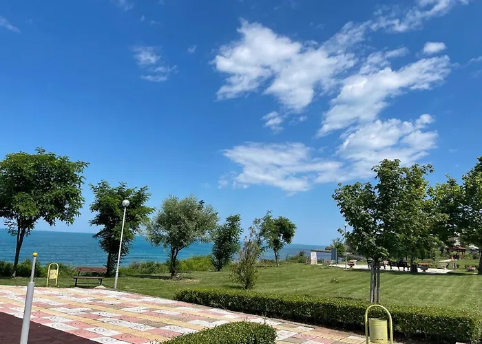 Sea View Apartment *